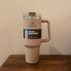 Stanley quencher 40oz